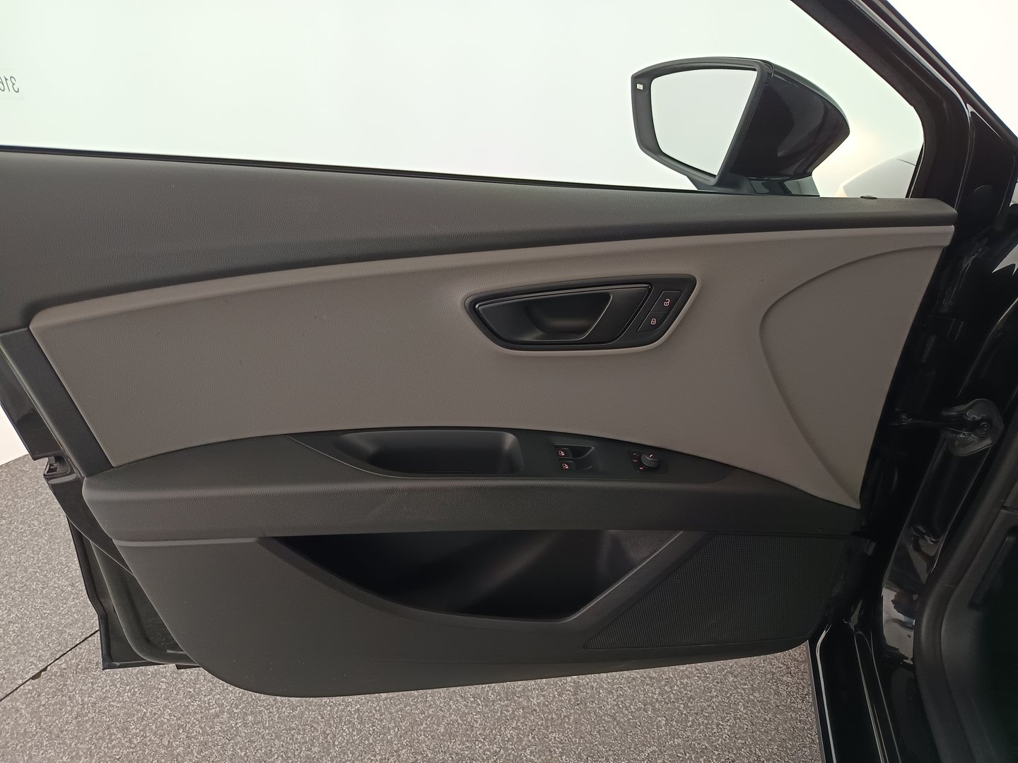 SEAT Leon Kombi Reference TDI | Bild 10 von 31