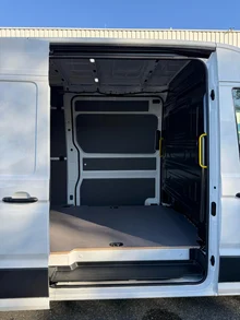 VW Crafter 35 Kastenwagen L4H3 TDI 4MOTION in B4 Candy-Weiß