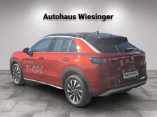 VW T-Roc Life eTSI DSG in Flame Red Dach Black Uni