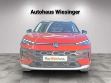 VW T-Roc Life eTSI DSG in Flame Red Dach Black Uni