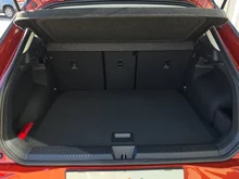 VW T-Roc Life eTSI DSG in Flame Red Dach Black Uni