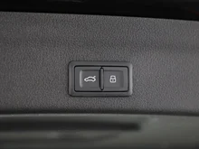 Audi A6 Avant 35 TDI Design in MYTHOSSCHWARZ METALLIC
