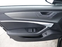 Audi A6 Avant 35 TDI Design in MYTHOSSCHWARZ METALLIC