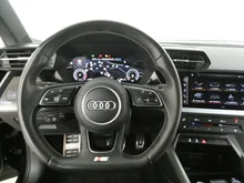 Audi A3 Sportback 30 TFSI advanced in A2 Brillantschwarz