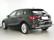 Audi A3 Sportback 30 TFSI advanced in A2 Brillantschwarz