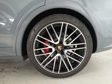 Porsche Cayenne S E-Hybrid in arktikgrau