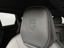 Porsche Cayenne S E-Hybrid in arktikgrau