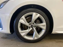 Audi A4 Avant 40 TDI quattro S line in ibisweiß