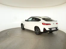 BMW X4 xDrive 20 d Advantage in weiss - metallic