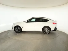 BMW X4 xDrive 20 d Advantage in weiss - metallic