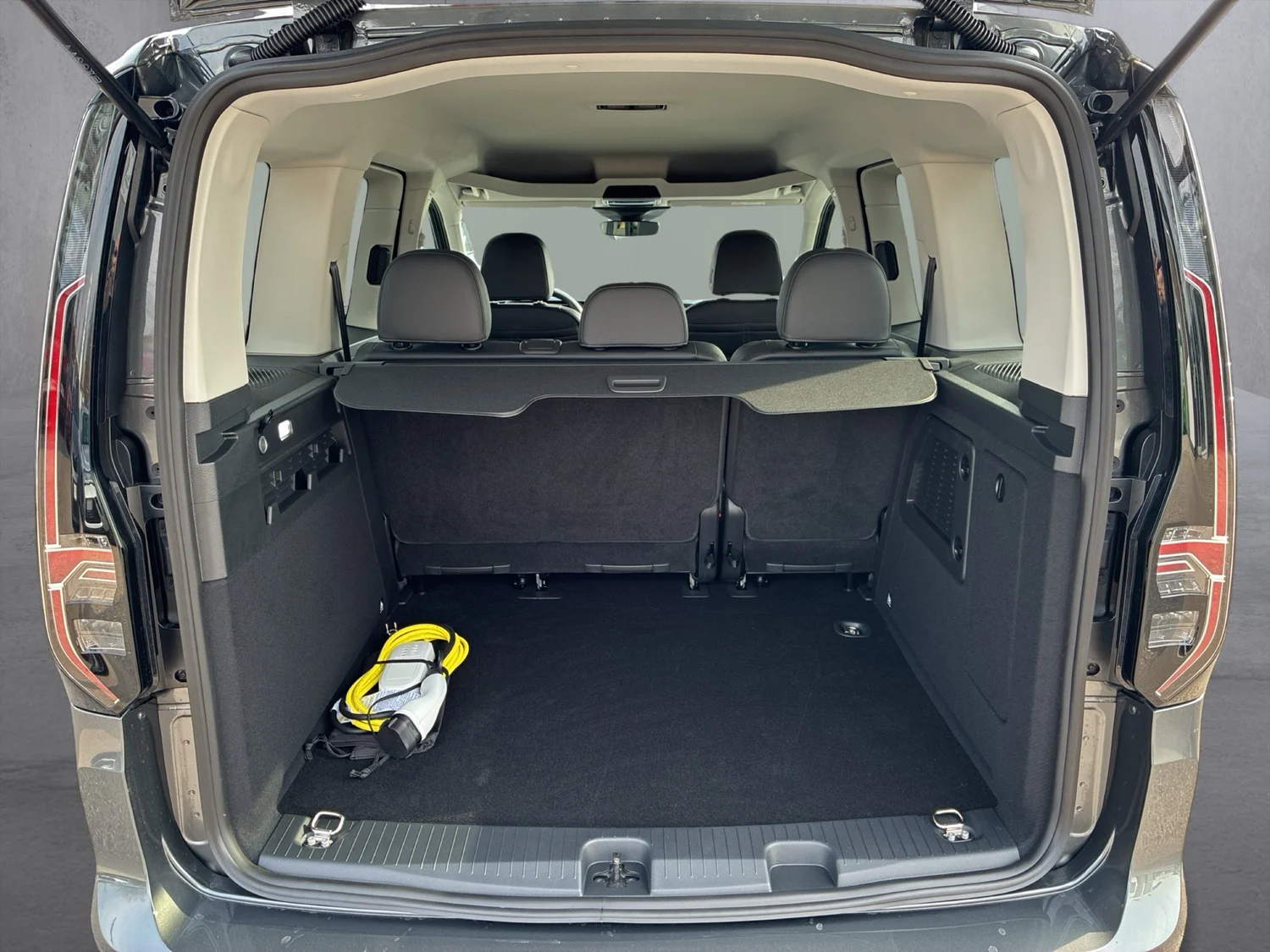 Bild eines VW Caddy Style eHybrid 110 kW