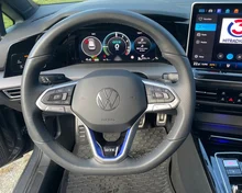 VW Golf GTE DSG in Delfingrau Metallic Dach Schwarz