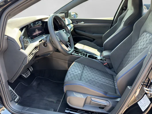 Bild eines VW Golf Variant R-Line TDI DSG