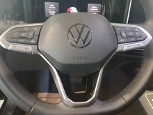 VW Golf Variant Business mHeV DSG in Grenadillschwarz Metallic