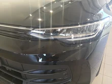 VW Golf Variant Business mHeV DSG in Grenadillschwarz Metallic