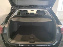 VW Golf Variant Business mHeV DSG in Grenadillschwarz Metallic