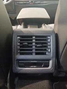 VW Golf Variant Business mHeV DSG in Grenadillschwarz Metallic