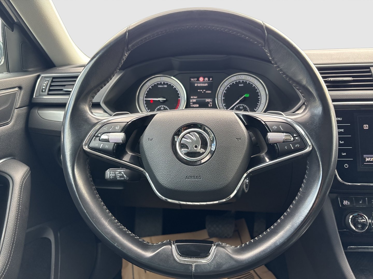 Škoda SUPERB Combi Style TDI DSG | Bild 11 von 25
