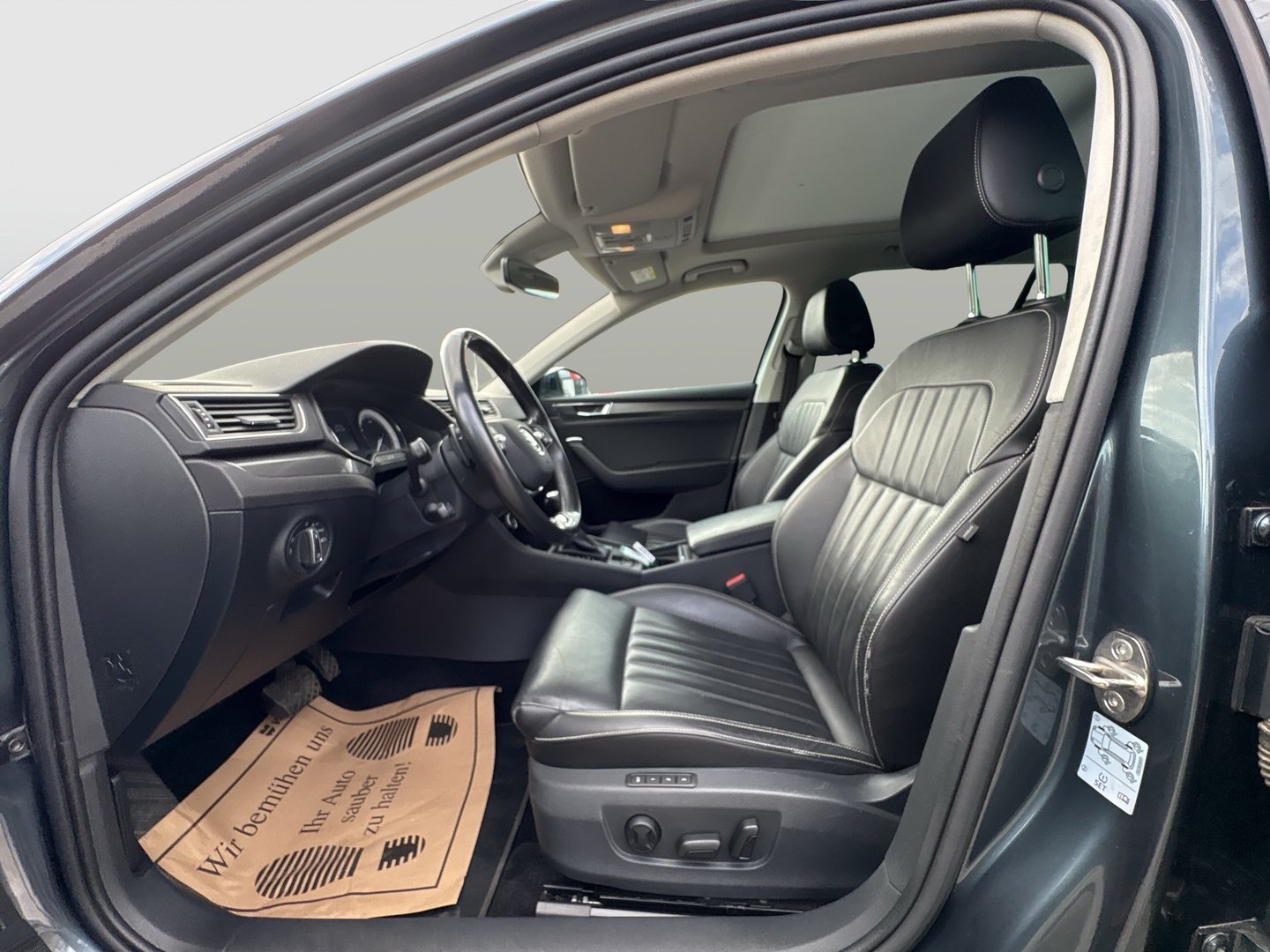 Škoda SUPERB Combi Style TDI DSG | Bild 8 von 25