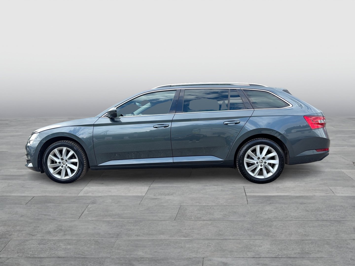 Škoda SUPERB Combi Style TDI DSG | Bild 2 von 25