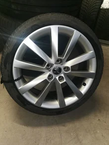 Thumbnail-Foto von Fahrzeug