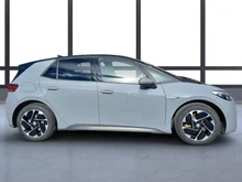 VW ID.3 Pro Performance Go 150 kW in Mondsteingrau Dach schwarz