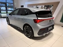 CUPRA Born 79/84 e-Boost 170kW/231PS in Licht-Silber Metallic