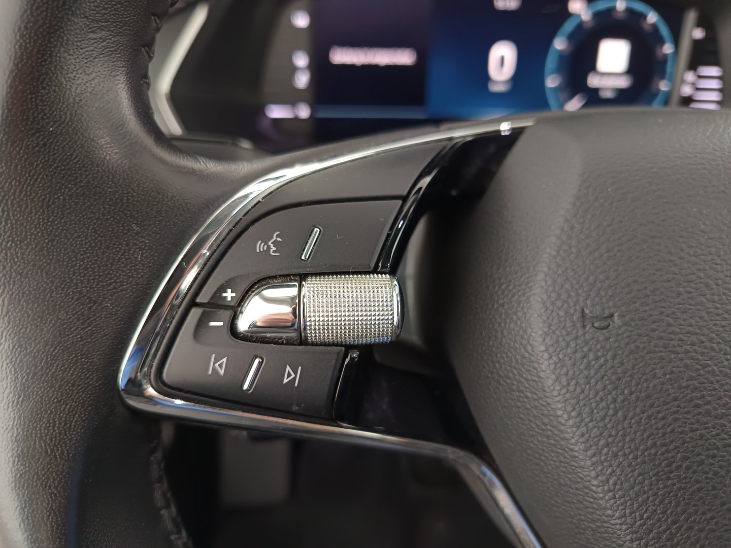 Škoda OCTAVIA Combi Ambition TDI | Bild 16 von 37
