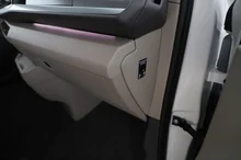 VW Multivan Edition ÜH eHybrid 180 kW 4M in Candyweiß/Dach Deepblack