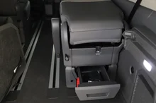 VW Multivan Edition ÜH eHybrid 180 kW 4M in Candyweiß/Dach Deepblack