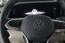 VW Multivan Edition ÜH eHybrid 180 kW 4M in Candyweiß/Dach Deepblack