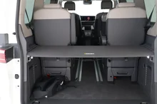 VW Multivan Edition ÜH eHybrid 180 kW 4M in Candyweiß/Dach Deepblack