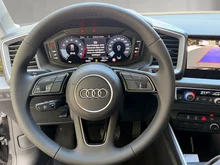 Audi A1 Sportback 25 TFSI intense in Mythosschwarz Metallic