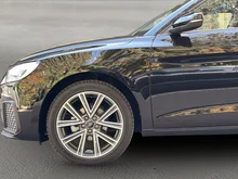 Audi A1 Sportback 25 TFSI intense in Mythosschwarz Metallic