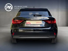 Audi A1 Sportback 25 TFSI intense in Mythosschwarz Metallic