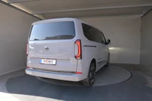 VW Caravelle Edition eHybrid 171 kW in Stone Grey