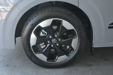 VW Caravelle Edition eHybrid 171 kW in Stone Grey