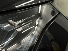 Škoda Enyaq 80 in Black-Magic Perleffekt