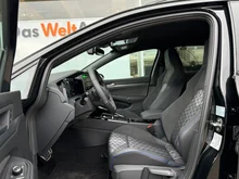 VW Golf Variant Sport TDI DSG in Grenadillschwarz Metallic