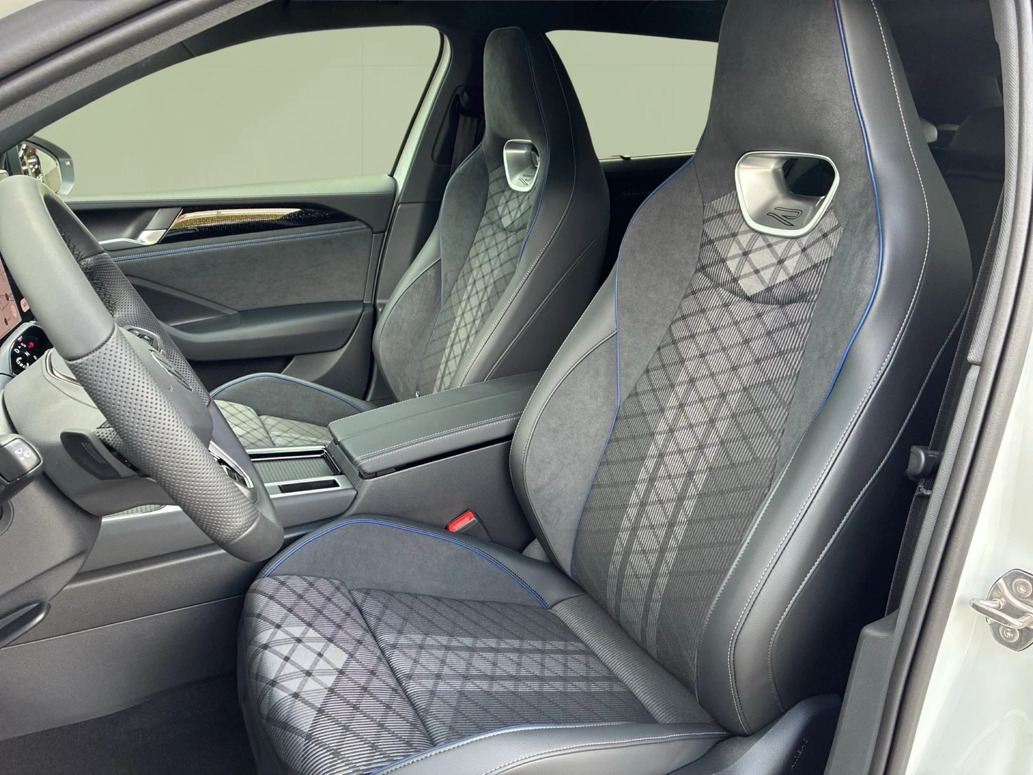 Bild eines VW Passat Variant Sport eTSI DSG