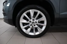 Škoda Karoq Style SC TDI DSG in dunkelgrau - metallic