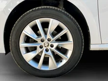 Škoda Kamiq Ambition TDI in MOON-WEISS METALLIC