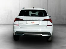 Škoda Kamiq Ambition TDI in MOON-WEISS METALLIC