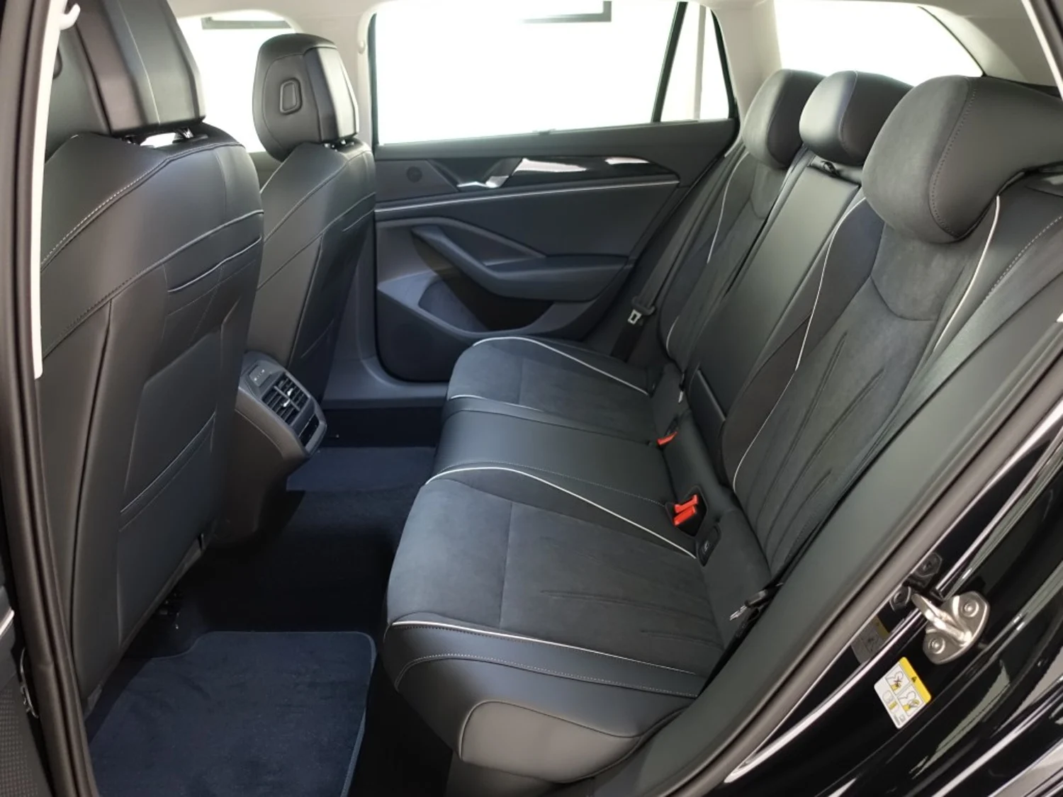 Bild eines VW Passat Variant Business TDI DSG