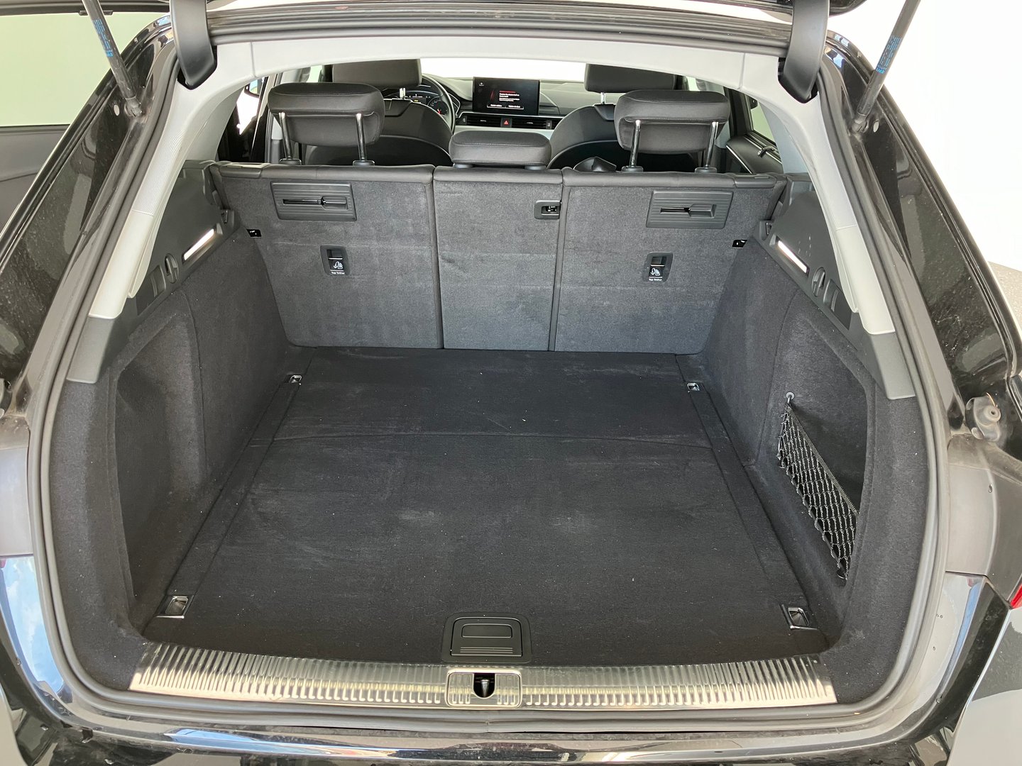 Audi A4 Avant 35 TDI | Bild 13 von 16