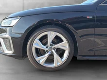 Audi A4 Avant 35 TDI S line in MYTHOSSCHWARZ METALLIC