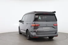 VW California Beach Camper eHyb. 180 kW 4M in Indiumgrau Met./Dach Deepblack Perleff.