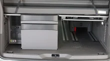VW California Beach Camper eHyb. 180 kW 4M in Indiumgrau Met./Dach Deepblack Perleff.