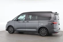 VW California Beach Camper eHyb. 180 kW 4M in Indiumgrau Met./Dach Deepblack Perleff.