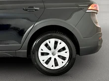 VW Taigo 4Me TSI in Deep Black Perleffekt